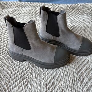 Steve Madden Light Gray Suede Slip-On Shoes